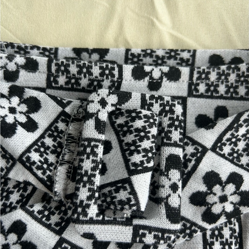 Woman skirts - Picture 3 of 6